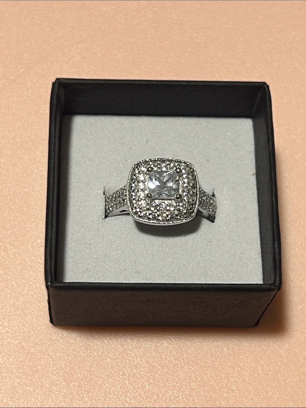 Source Unknown Silver Halo Ring with Clear Center Stone